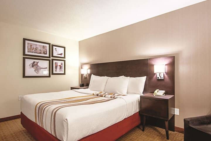 Room 30 of 61